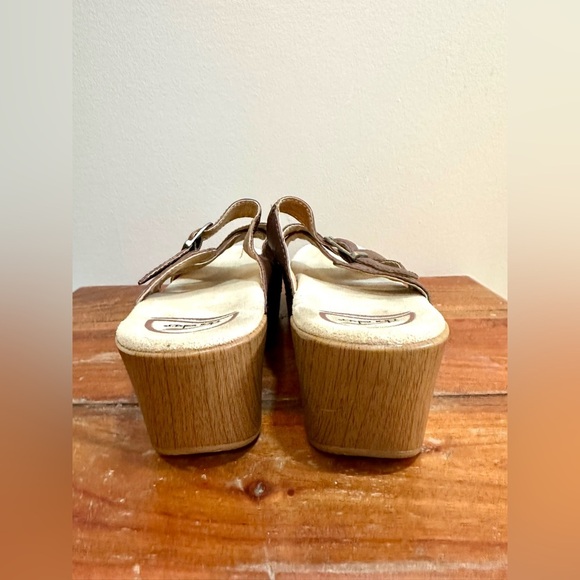 Dansko Brown Leather Sela Pull Up Buckle Strap Size 41 - Picture 3 of 6